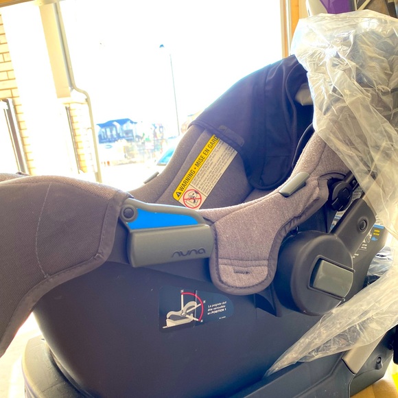 nuna car seat, car seat base and stroller mix 2 for 699.00 2017 - Picture 1 of 4